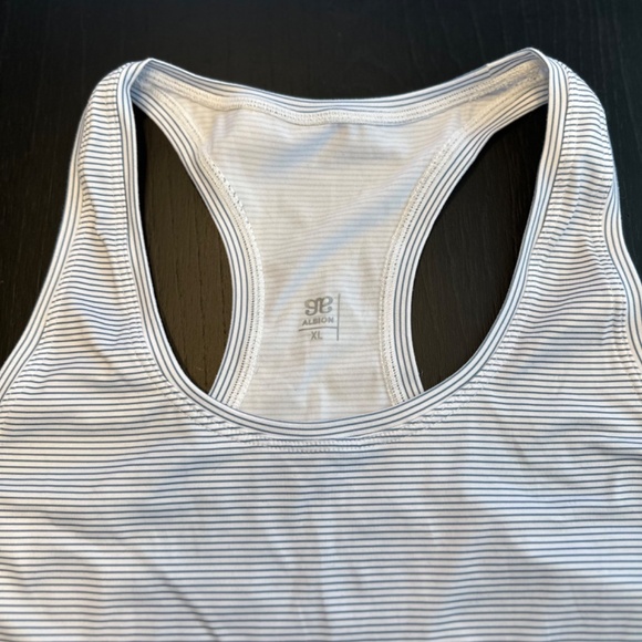 Albion Fit Exhale Tank - Picture 2 of 6